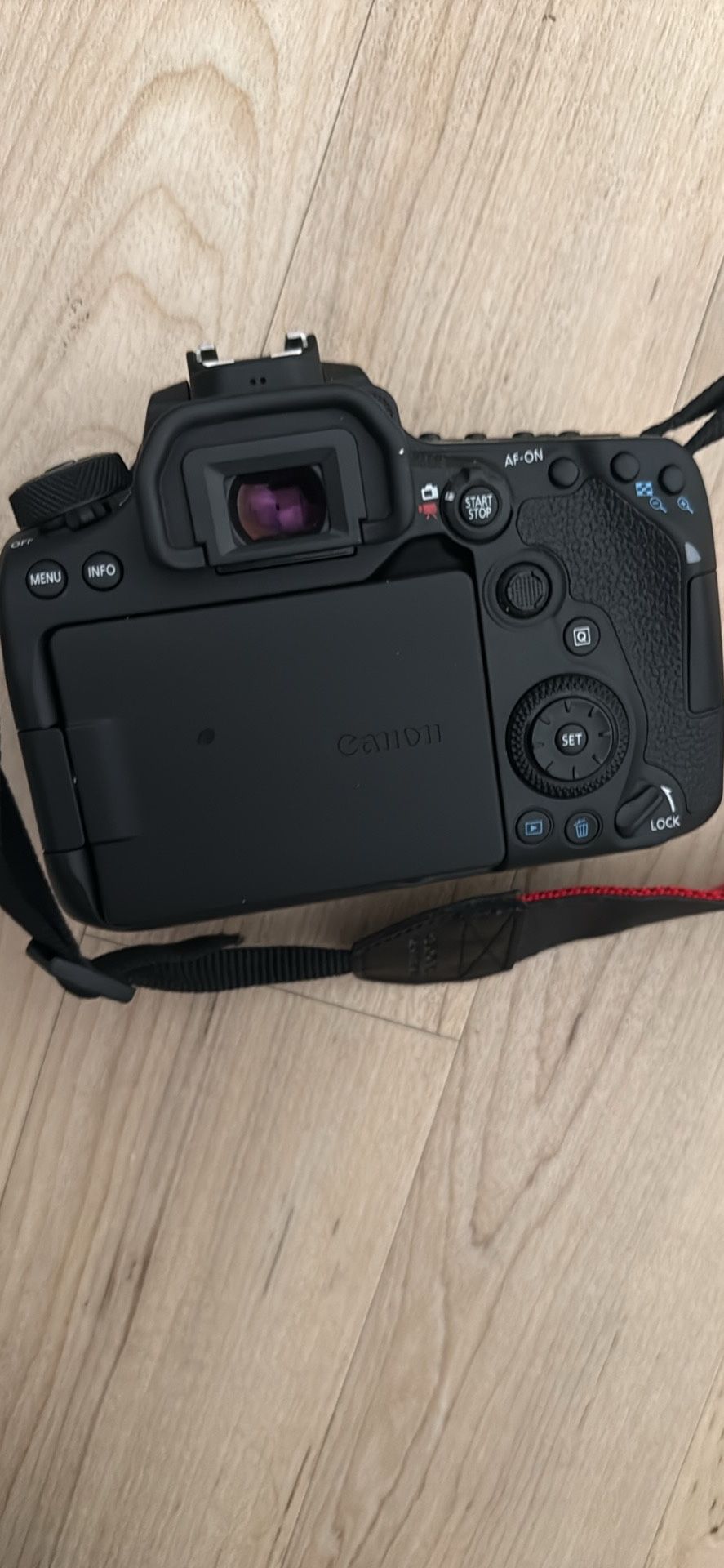 Camera CANON EOS90 D