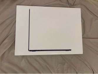 Unopened M5 32GB 15 Inch Macbook Air