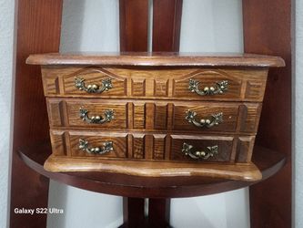 Vintage jewellery box