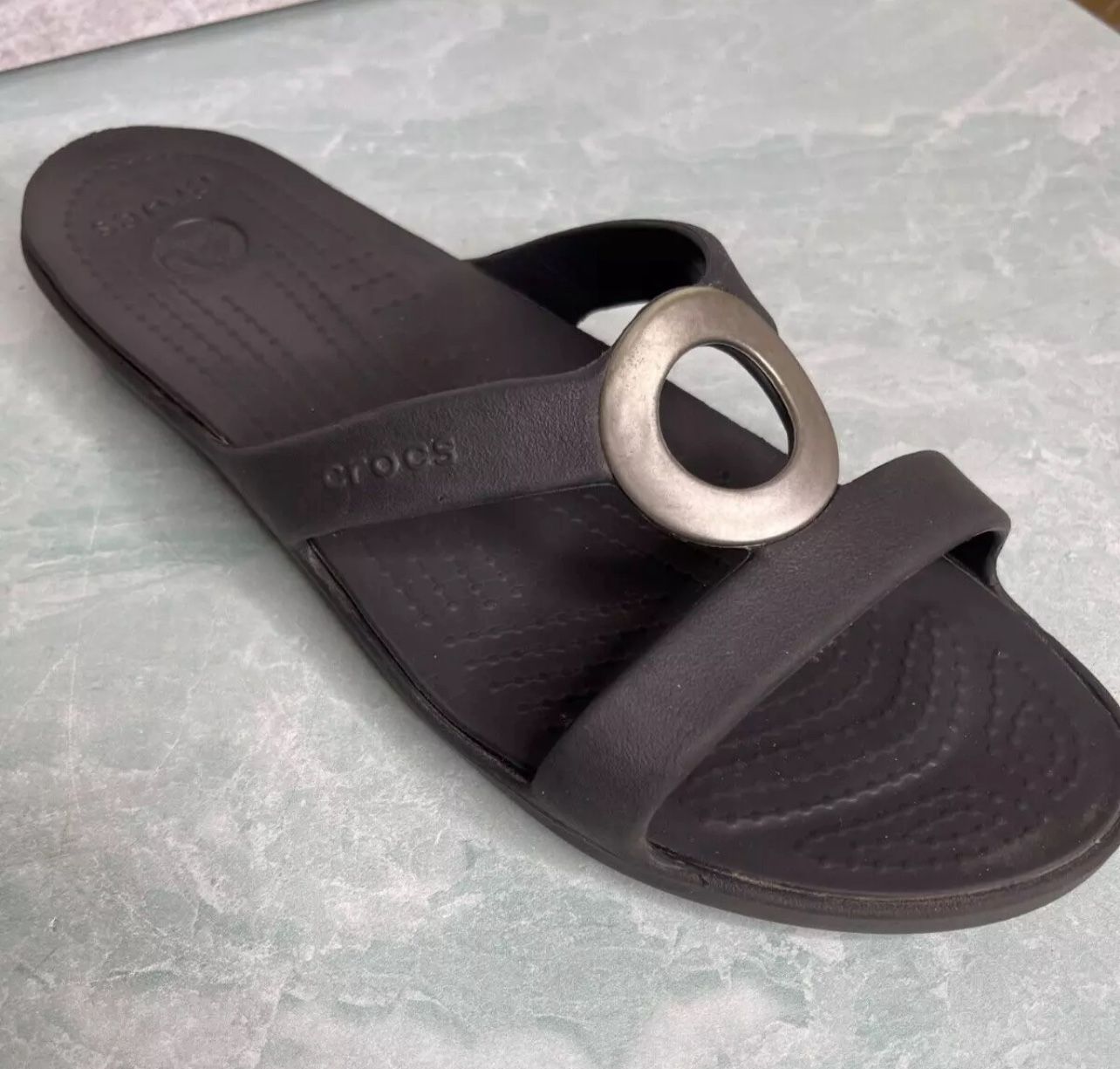 Crocs Women's size 10 Sanrah o-ring slide sandals black retired style