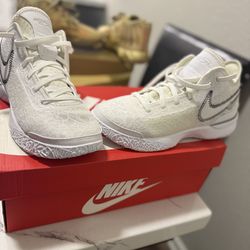 Tenís Nike y tenis puma