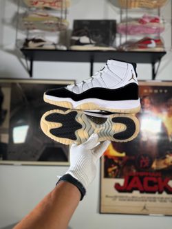 Air Jordan 11 “Gratitude” Size 11 VNDS — Worn Once