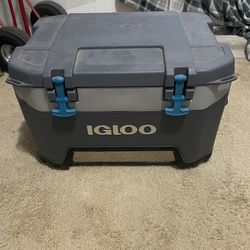 Igloo Roto Molded 52 Quart Cooler 