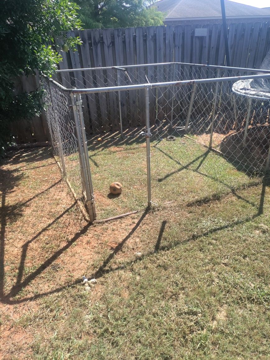 Dog Kennel Great Condition