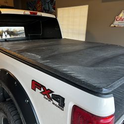 Ford F250 Bed Tonneau Cover 6' 10" Bed