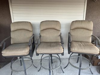 Patio Swivel Bar stool Set