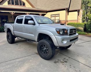 Toyota Tacoma Double Cab Lifted Truck