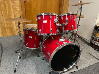 Tama drums, zildjian cymbals