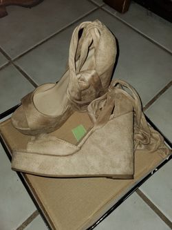 Heels, Beige, Size 8