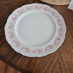 One -of-a-kind Dinner And Salad Plates