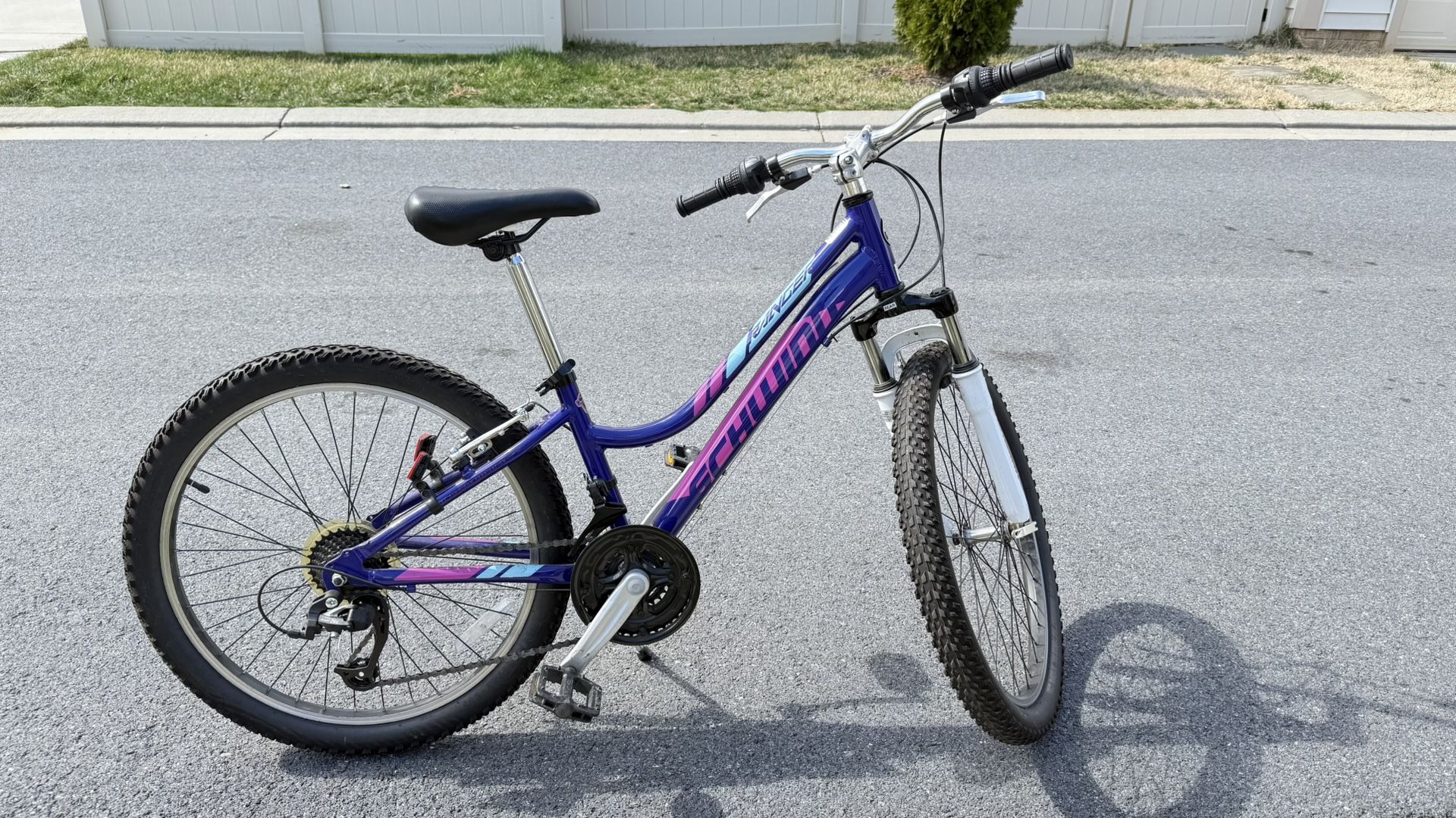 Schwinn Girls’ Ranger 24” Mountain bike