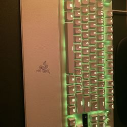 Razer Huntsman V3 Pro TKL White edition