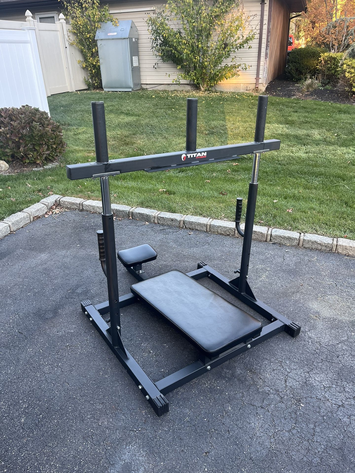 Titan Fitness Vertical Leg Press