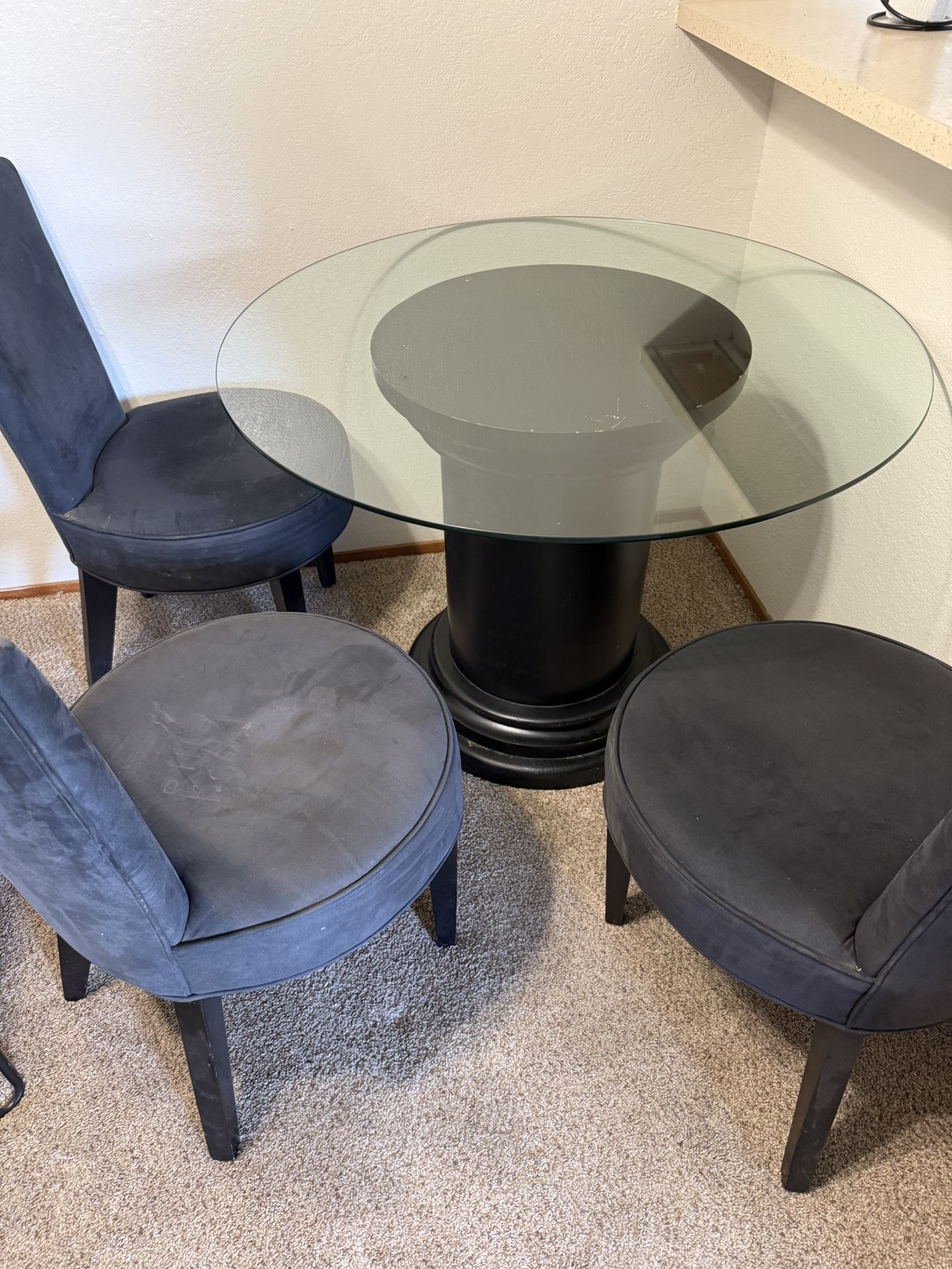 Dining Table & 4 Chairs