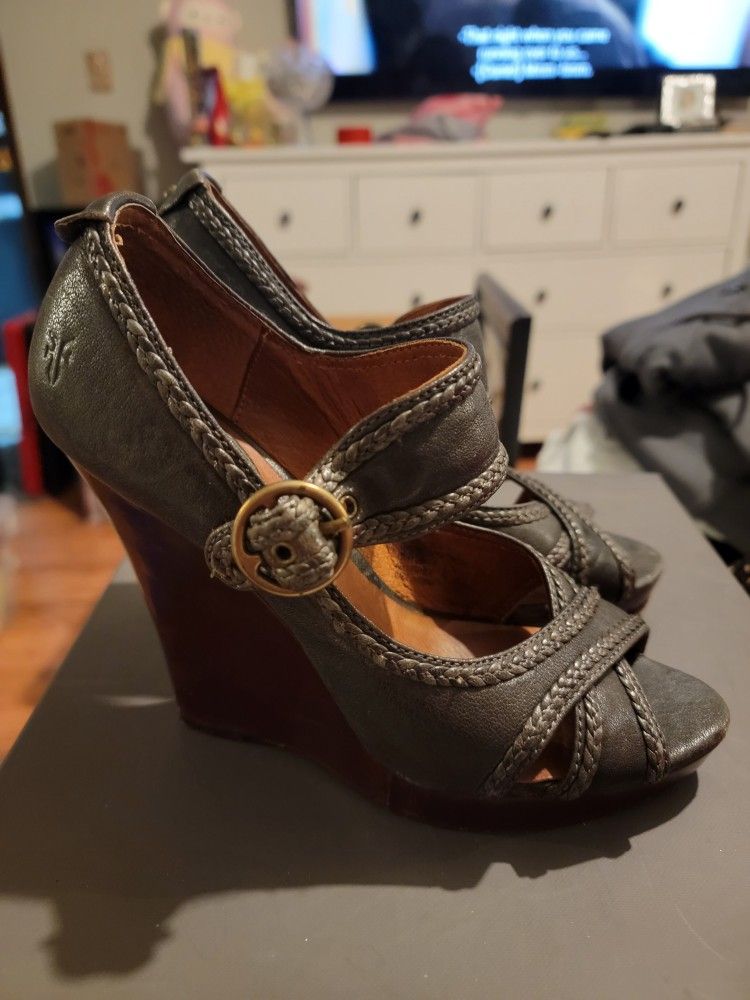 FRYE Gretta Criss Cross Grey Leather Wedges Sz 6M