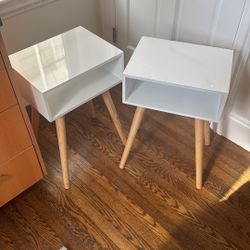 2 End tables