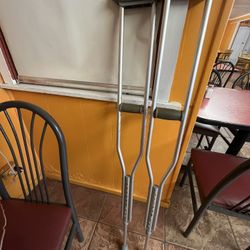 Crutches 