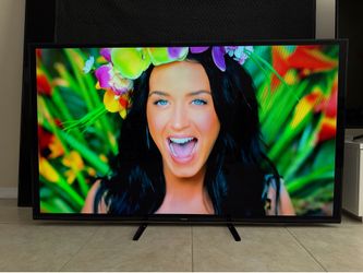 Samsung smart TV  75inch  75”