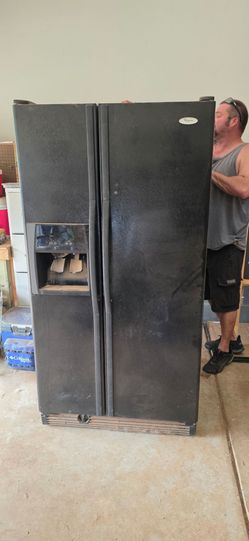 FREE DELIVERY WHIRLPOOL GARAGE FRIDGE WORKS GREAT