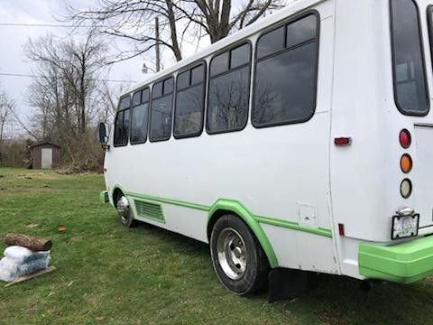 2002 Workhorse Custom Bus