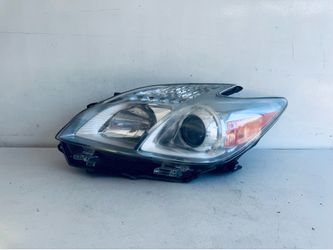 2012-2015 TOYOTA PRIUS LEFT DRIVER SIDE HALOGEN HEADLIGHT OEM (525