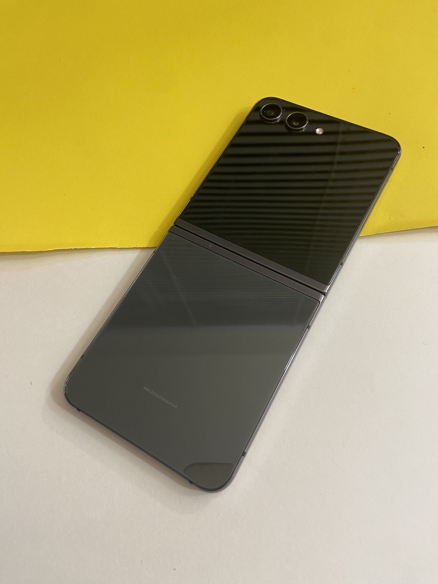 Samsung Galaxy Z flip 5 256 Gb Unlocked