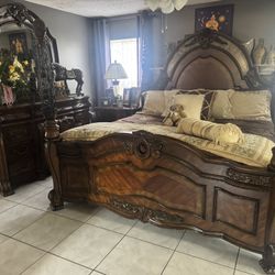 Tracy Has! A King Size Bedroom Set, by Michael Amini  / Aico “ Oppulente  Collection“
