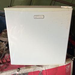 Emerson Mini Fridge 