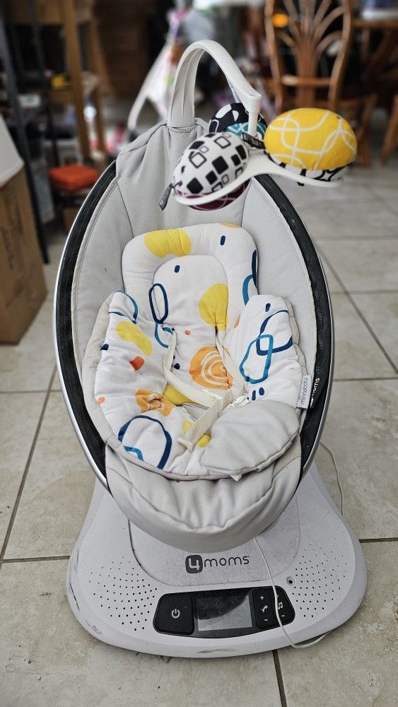 4moms MamaRoo Multi-motion Swing