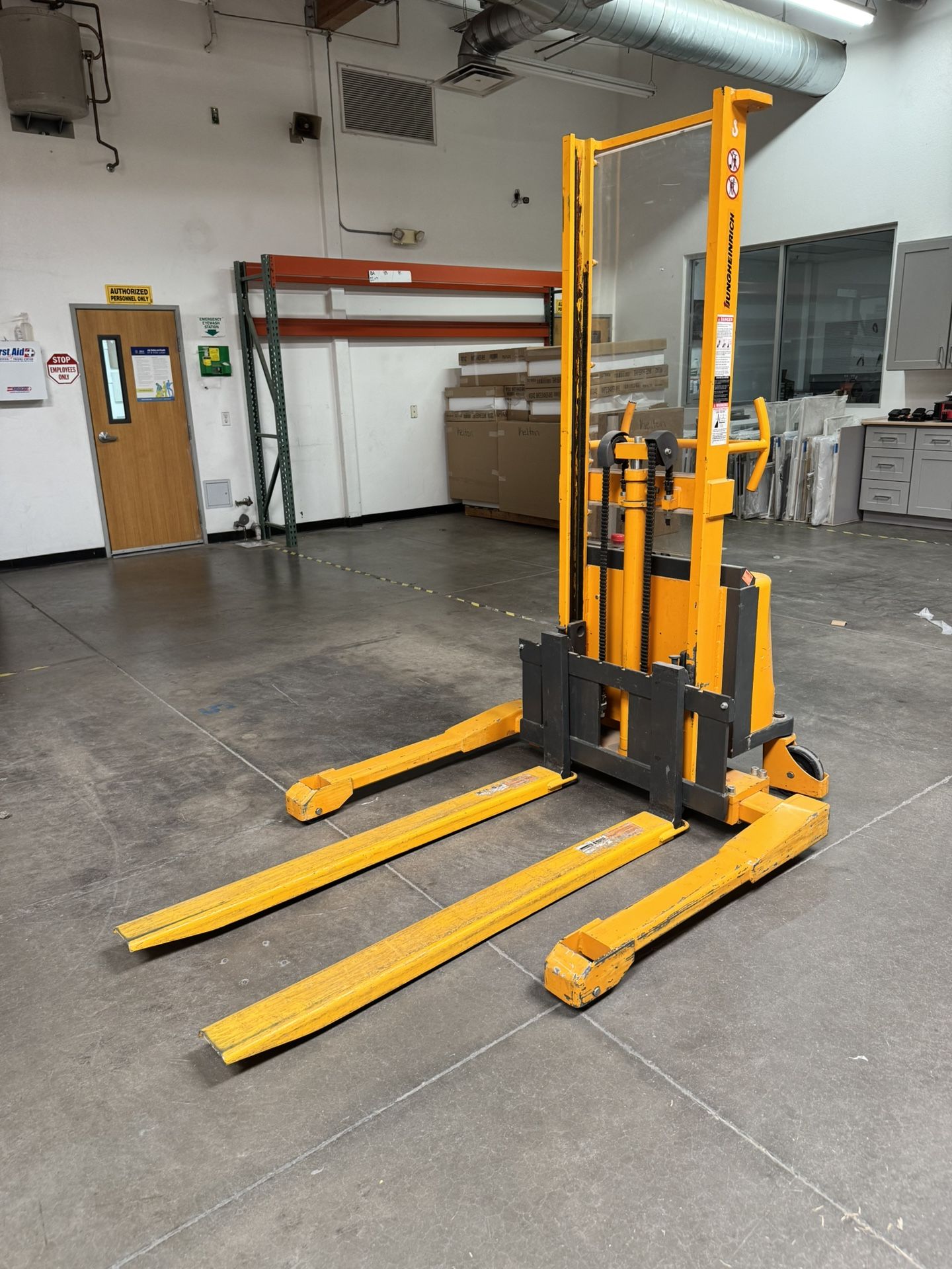 Walkie Stacker