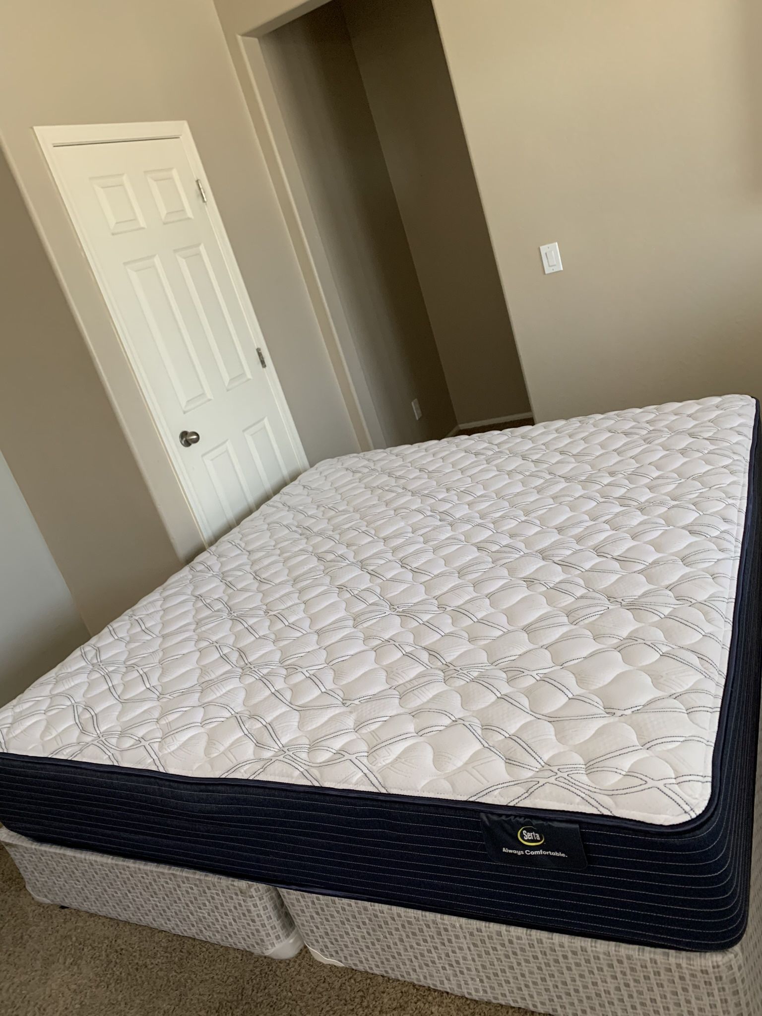 KING SERTA MATTRESS FIRM AND FREE BOX SPRINGS 