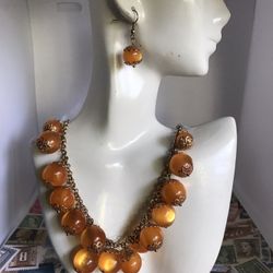 Vintage Charming Charlie Metal And Plastic Graduating Necklace And Earring Set New Conditions 