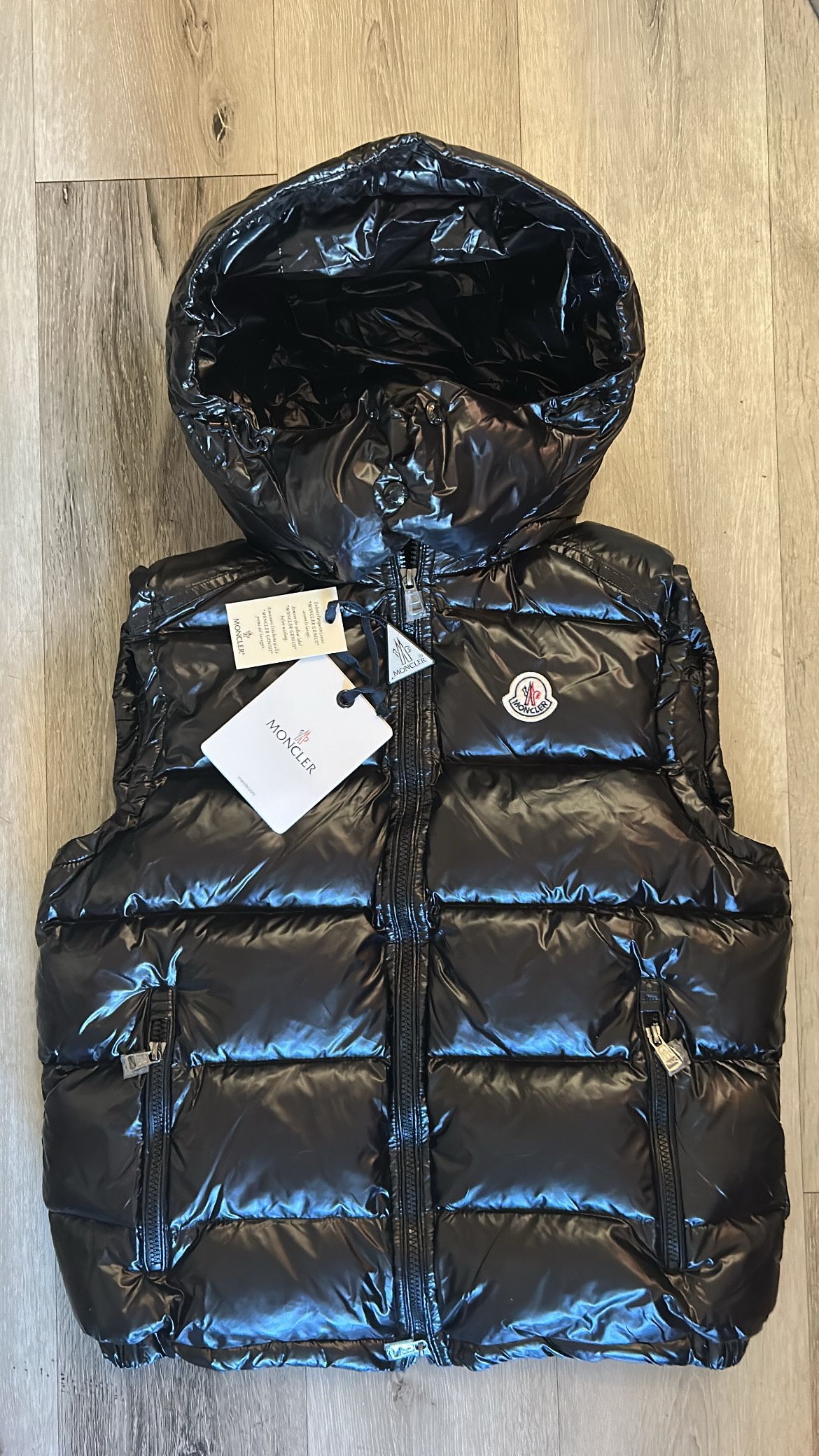 ($85 OBO) 1:1 Sleeveless Moncler Hoodie