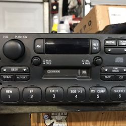 95-97 Lincoln Town Car Stereo 