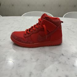 Nike Dunks Red October Size 9 1/2