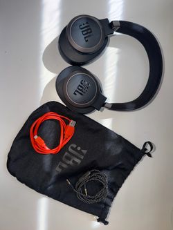 JBL LIVE 650BTNC Wireless Over-Ear Noise-Cancelling Headphones