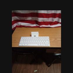 Apple Keyboard Dock