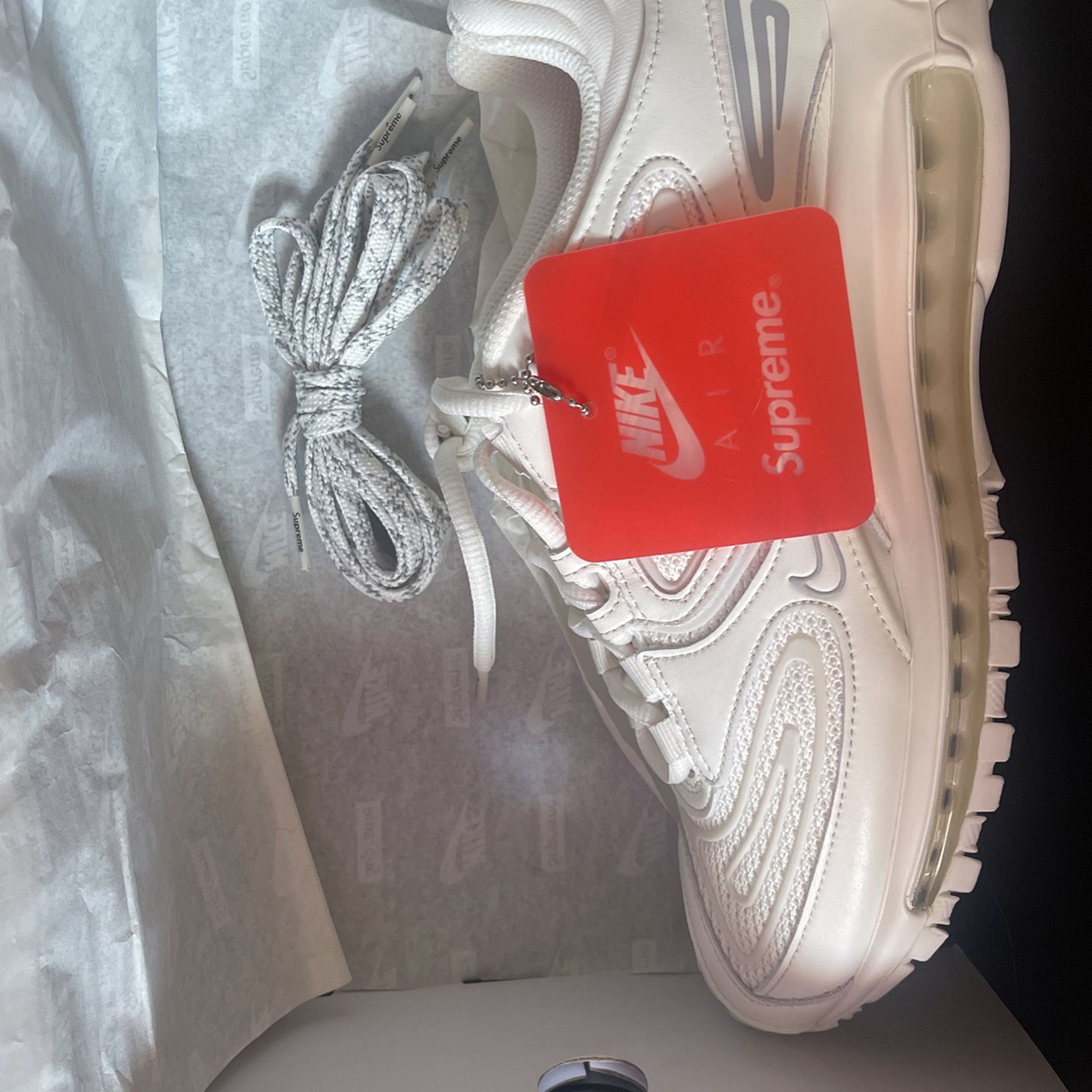 Supreme X Nike Air Max 98 TL for Sale in Los Banos, CA - OfferUp