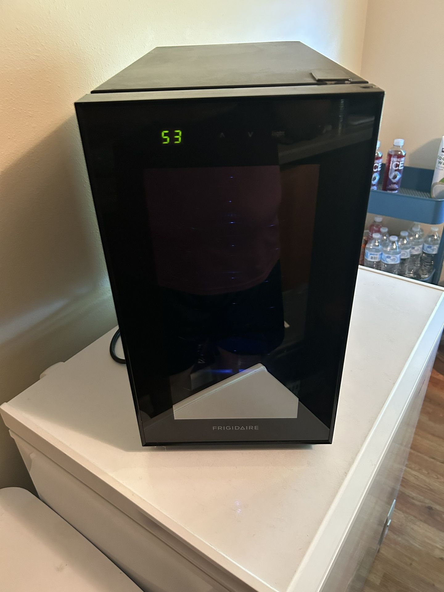8 Bottle Wine Fridge 