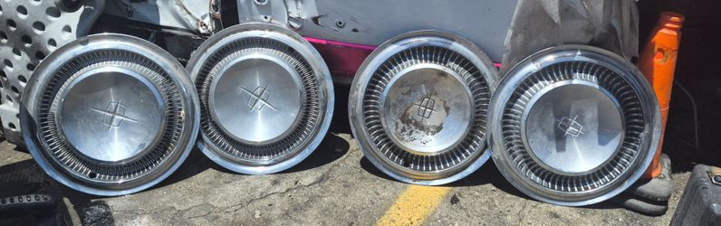 Vintage Lincoln Hubcaps