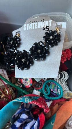 Necklace’s hundreds Of Them Different Styles