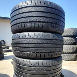 235/45/18 Hankook Kinergy GT 240$