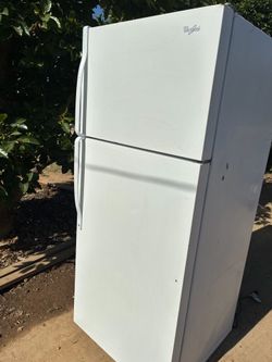 Whirlpool refrigerator  CLEAN