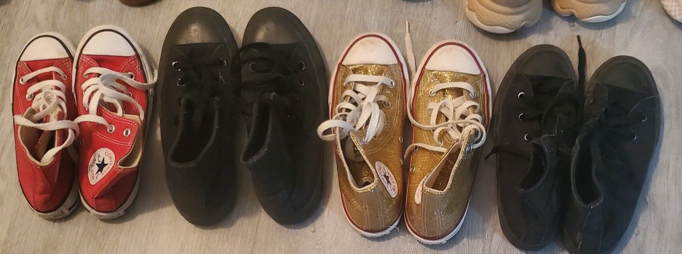 Like New 10 Pairs Of Ladies Shoes ( Size Is 5 And 6 Size ).