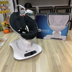 Baby Swing  , Brand 4mom. Has Music Relaxing & 5 Mode Of Swing 