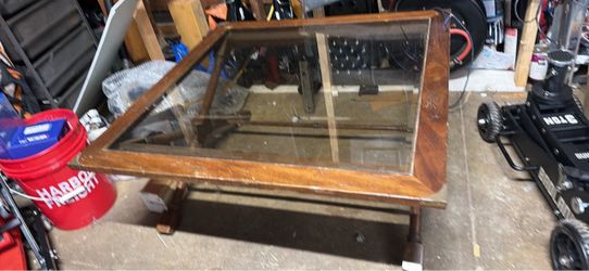 Glass/hardwood coffee table