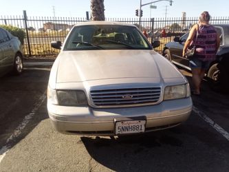 2005 Ford Crown Victoria
