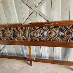 Queen Vintage White Furniture Co. French/Chippendale Style Solid Wood Queen Size Head-Free Delivery