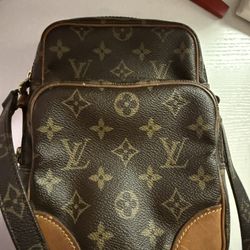 Louis Vuitton Side Bag