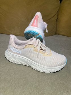 HOKA One One Arahi 7 Vanilla Cream Size 10 Women’s